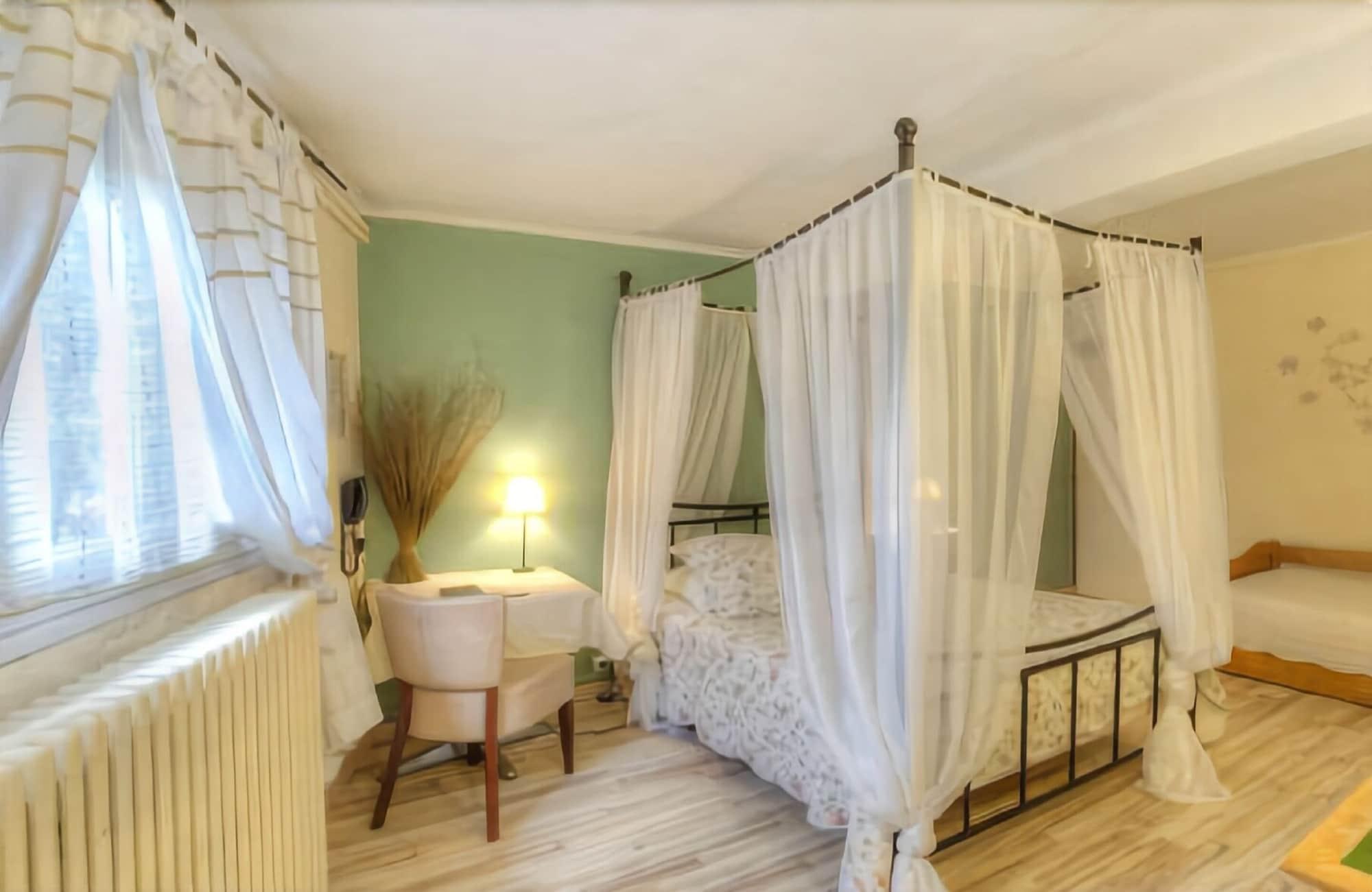 Logis Le Printemps Hotel Restaurant - Montelimar Bagian luar foto