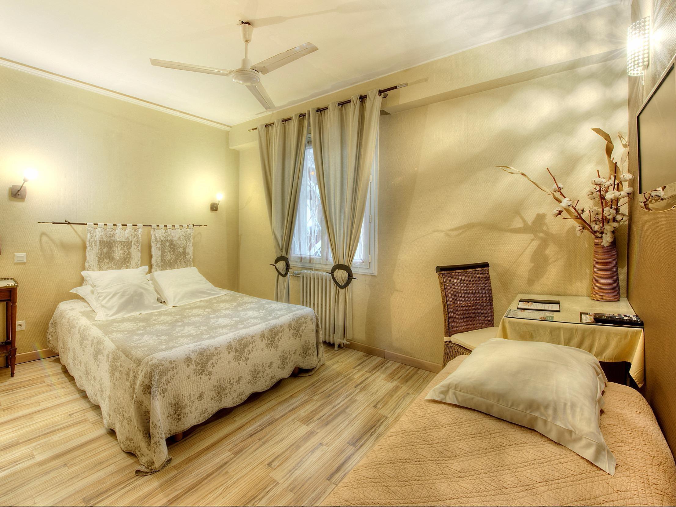 Logis Le Printemps Hotel Restaurant - Montelimar Bagian luar foto