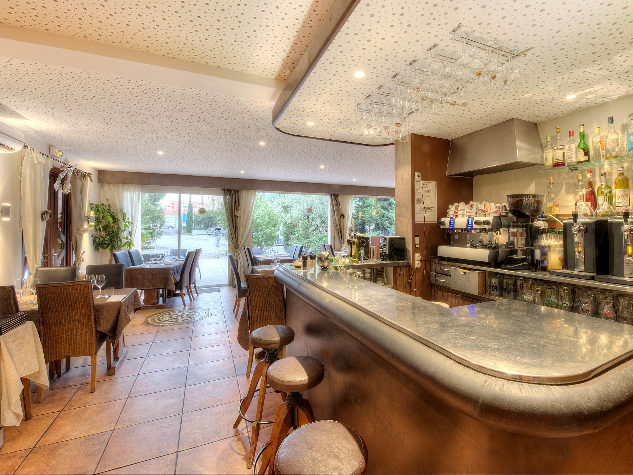 Logis Le Printemps Hotel Restaurant - Montelimar Bagian luar foto